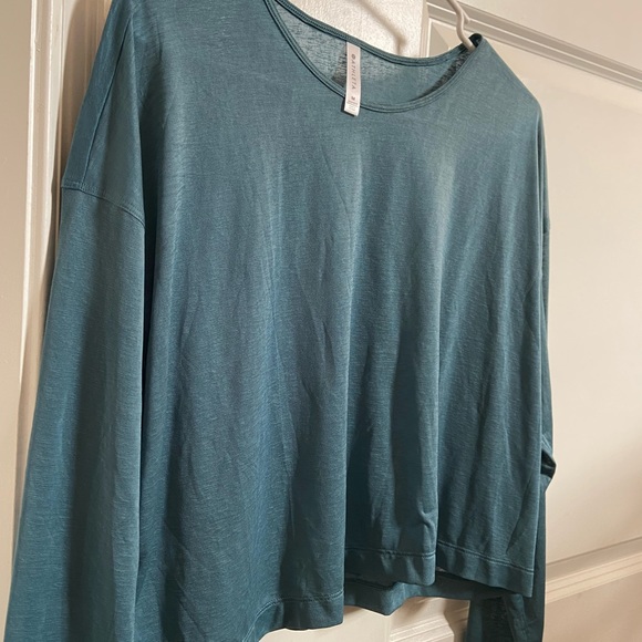 Athleta Workout Top - Large - Picture 3 of 5